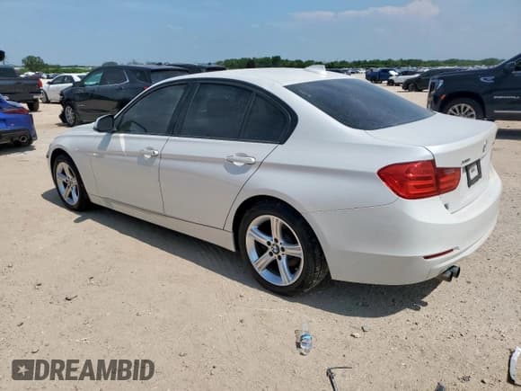 ✅ 2013 BMW 3 Series 328i xDrive • VIN: WBA3B3C54DF539611 • Lot: 60640375. Wystawiony na Copart z przebiegiem 132 586 mil. Bezpłatny archiwum sprzedaży aukcyjnych z USA i szczegółowy raport historii pojazdu na DreamBid. Zdjęcie 2.