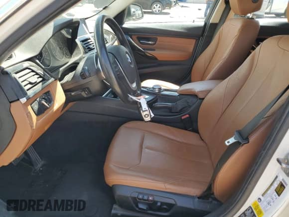 2015 BMW 3 Series 328d xDrive с VIN WBA3K5C56FK300888, выставлен на аукционе Copart как лот 54770245 с пробегом 84 294 миль миль и Списание • Salvage title. История ставок и продаж доступна на DreamBid. Изображение 7.