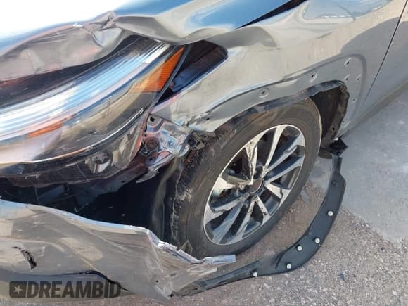 ✅ 2025 Toyota Corolla Cross XLE • VIN: 7MUEAAAG7SV119786 • Lot: 42994441. Wystawiony na IAAI z przebiegiem 16 004 mil. Bezpłatny archiwum sprzedaży aukcyjnych z USA i szczegółowy raport historii pojazdu na DreamBid. Zdjęcie 20.