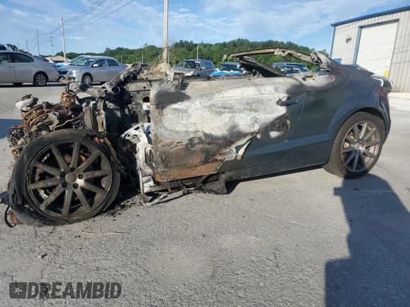 ✅ 2010 Audi TT • VIN: TRUFFAFK6A1020228 • Лот: 65330815. Опубликован ранее на Copart с пробегом Не указан. Бесплатный доступ к архиву аукционных продаж из США и подробный отчёт об истории автомобиля на DreamBid. Изображение 1.