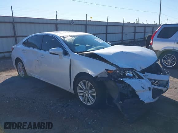 ✅ 2015 Lexus ES 330 • VIN: JTHBK1GG4F2162088 • Lot: 43593617. Listed on IAAI with 132,880 mi. Free auction sales archive from the USA and detailed vehicle history report at DreamBid. Image 13.
