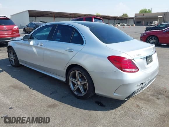 ✅ 2015 Mercedes-Benz C 300 Luxury • VIN: 55SWF4KB0FU035788 • Lot: 43095015. Listed on IAAI with 136,705 mi. Free auction sales archive from the USA and detailed vehicle history report at DreamBid. Image 3.