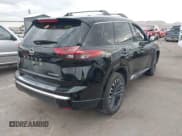 ✅ 2025 Nissan Rogue Platinum • VIN: JN8BT3DC4SW100225 • Lot: 42999909. Wystawiony na IAAI z przebiegiem 4 805 mil. Bezpłatny archiwum sprzedaży aukcyjnych z USA i szczegółowy raport historii pojazdu na DreamBid. Zdjęcie 4.