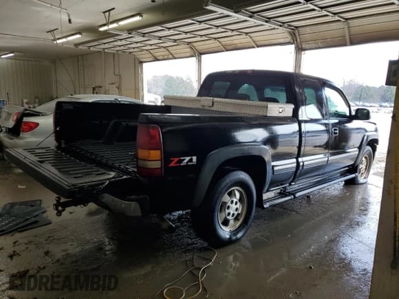 ✅ 2001 Chevrolet Silverado 1500 LS • VIN: 2GCEK19T911270580 • Лот: 92930175. Опубликован ранее на Copart с пробегом 166 583 миль. Бесплатный доступ к архиву аукционных продаж из США и подробный отчёт об истории автомобиля на DreamBid. Изображение 3.