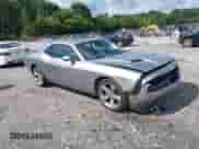 2018 Dodge Challenger R/T z VIN 2C3CDZBT9JH300893, wystawiony jako IAAI lot #42771152 z przebiegiem 195 216 mil mil oraz . Historia ofert i sprzedaży dostępna na DreamBid. Obrazek 1.