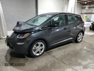 ✅ 2020 Chevrolet Bolt EV LT • VIN: 1G1FW6S09L4134746 • Lot: 83064324. Wystawiony na Copart z przebiegiem 18 826 mil. Bezpłatny archiwum sprzedaży aukcyjnych z USA i szczegółowy raport historii pojazdu na DreamBid. Zdjęcie 1.