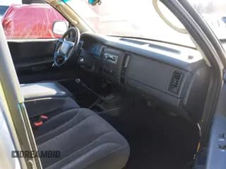 ✅ 2001 Dodge Dakota Sport • VIN: 1B7GL2AN21S158812 • Lot: 41483542. Wystawiony na IAAI z przebiegiem 175 135 mil. Bezpłatny archiwum sprzedaży aukcyjnych z USA i szczegółowy raport historii pojazdu na DreamBid. Zdjęcie 5.