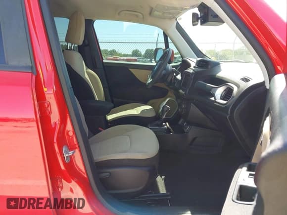 ✅ 2019 Jeep Renegade Latitude • VIN: ZACNJABB7KPJ78649 • Lot: 43045205. Wystawiony na IAAI z przebiegiem 89 519 mil. Bezpłatny archiwum sprzedaży aukcyjnych z USA i szczegółowy raport historii pojazdu na DreamBid. Zdjęcie 5.