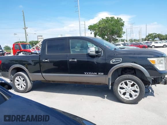 ✅ 2016 Nissan Titan SL • VIN: 1N6BA1F28GN507761 • Lot: 42315253. Wystawiony na IAAI z przebiegiem Nie podano. Bezpłatny archiwum sprzedaży aukcyjnych z USA i szczegółowy raport historii pojazdu na DreamBid. Zdjęcie 13.
