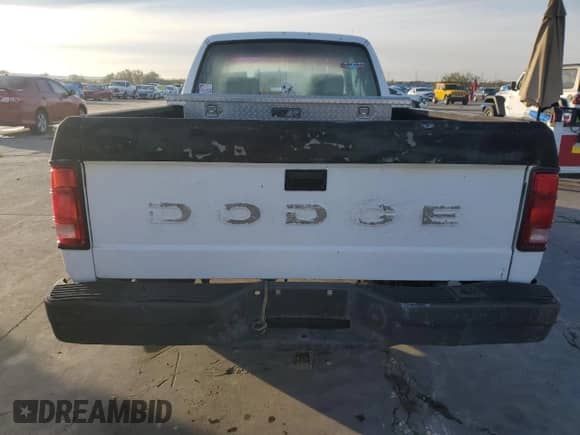 1992 Dodge Dakota with VIN 1B7FL23X1NS683067, listed as a Copart auction lot 83624264 with 122,045 mi miles and Clean title. Bid and sale history available at DreamBid. Image 6.