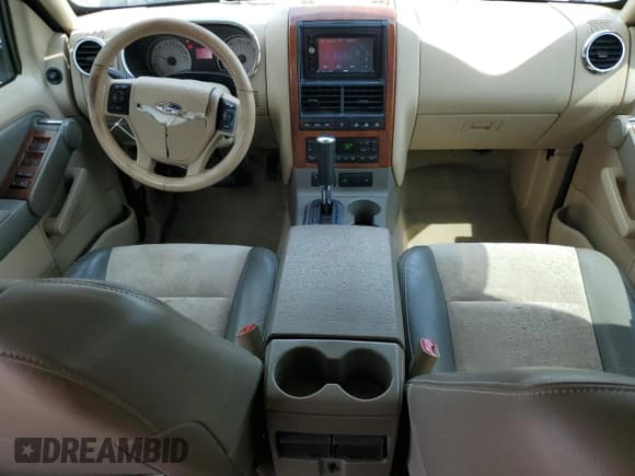 ✅ 2006 Ford Explorer Eddie Bauer • VIN: 1FMEU74EX6UA24764 • Lot: 55157275. Wystawiony na Copart z przebiegiem 162 220 mil. Bezpłatny archiwum sprzedaży aukcyjnych z USA i szczegółowy raport historii pojazdu na DreamBid. Zdjęcie 8.