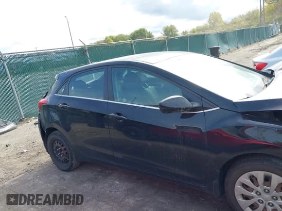 ✅ 2016 Hyundai Elantra • VIN: KMHD35LH5GU287065 • Lot: 43445732. Listed on IAAI with 89,801 mi. Free auction sales archive from the USA and detailed vehicle history report at DreamBid. Image 14.