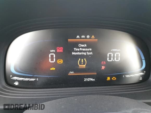 ✅ 2024 Hyundai Venue Limited • VIN: KMHRC8A35RU285236 • Lot: 58044145. Listed on Copart with 21,074 mi. Free auction sales archive from the USA and detailed vehicle history report at DreamBid. Image 9.