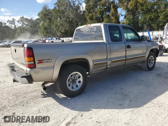 ✅ 2002 Chevrolet Silverado 1500 LT • VIN: 2GCEK19T321289661 • Лот: 78400574. Опубликован ранее на Copart с пробегом Не указан. Бесплатный доступ к архиву аукционных продаж из США и подробный отчёт об истории автомобиля на DreamBid. Изображение 3.