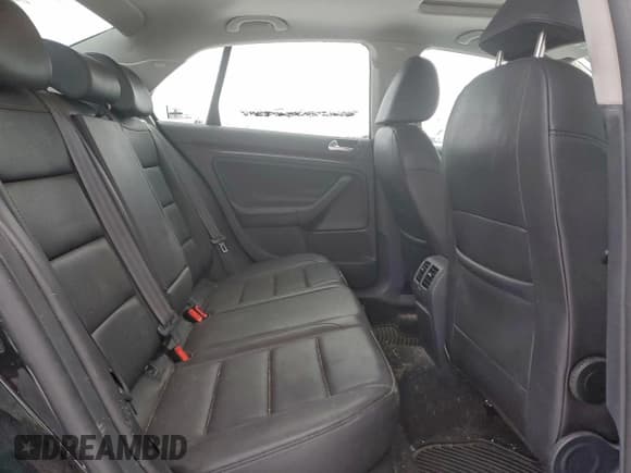 ✅ 2010 Volkswagen Jetta TDI • VIN: 3VWRL7AJ7AM159219 • Lot: 94960435. Listed on Copart with 154,986 mi. Free auction sales archive from the USA and detailed vehicle history report at DreamBid. Image 10.