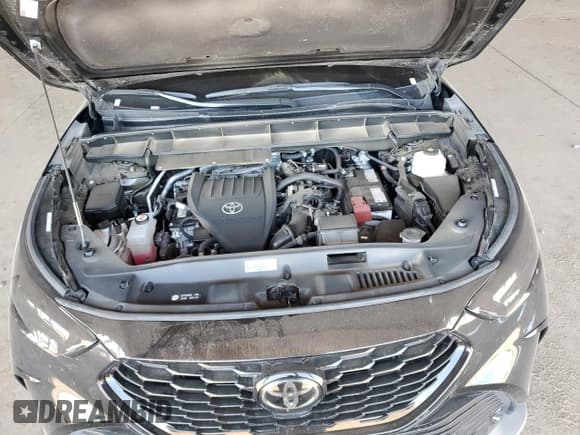 ✅ 2024 Toyota Highlander XLE • VIN: 5TDKDRAH6RS531350 • Lot: 91465485. Listed on Copart with 31,835 mi. Free auction sales archive from the USA and detailed vehicle history report at DreamBid. Image 12.