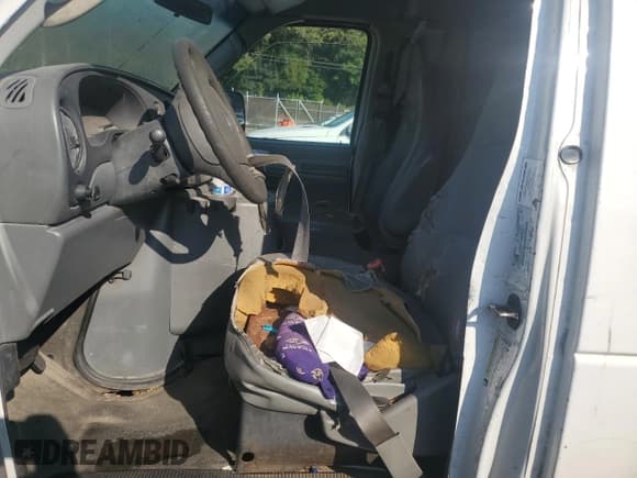 ✅ 2005 Ford Econoline Cargo • VIN: 1FTRE14W05HA21467 • Lot: 71631015. Listed on Copart with Not provided. Free auction sales archive from the USA and detailed vehicle history report at DreamBid. Image 7.