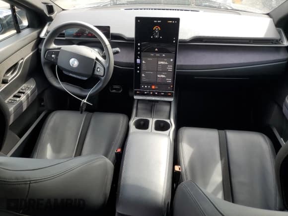 ✅ 2023 Fisker Ocean One • VIN: VCF1ZBU22PG002643 • Lot: 86328075. Wystawiony na Copart z przebiegiem 14 986 mil. Bezpłatny archiwum sprzedaży aukcyjnych z USA i szczegółowy raport historii pojazdu na DreamBid. Zdjęcie 8.