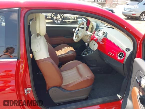 ✅ 2013 FIAT 500 Lounge • VIN: 3C3CFFCR3DT743189 • Lot: 42871622. Listed on IAAI with 122,850 mi. Free auction sales archive from the USA and detailed vehicle history report at DreamBid. Image 5.