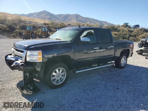 ✅ 2011 Chevrolet Silverado 1500 LT • VIN: 3GCPKSE30BG239702 • Lot: 82745925. Listed on Copart with 237,459 mi. Free auction sales archive from the USA and detailed vehicle history report at DreamBid. Image 1.