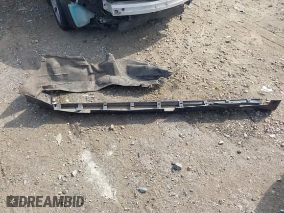 ✅ 2013 Acura TL • VIN: 19UUA8F2XDA003348 • Lot: 42647319. Listed on IAAI with 146,140 mi. Free auction sales archive from the USA and detailed vehicle history report at DreamBid. Image 12.