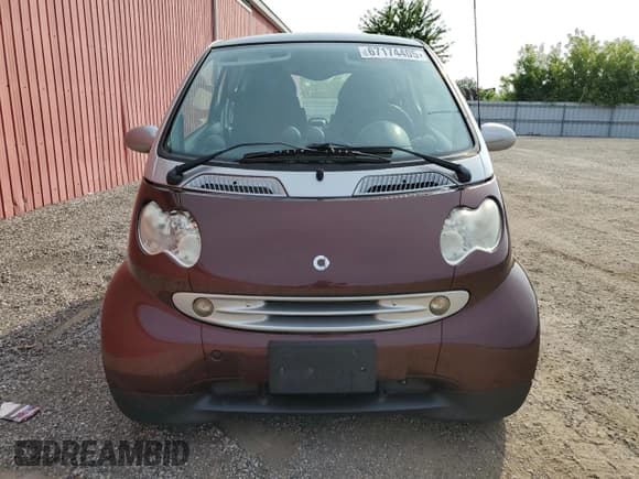 ✅ 2006 Smart fortwo • VIN: WMEAJ00F56J262624 • Лот: 67174405. Опубликован ранее на Copart с пробегом 125 366 миль. Бесплатный доступ к архиву аукционных продаж из США и подробный отчёт об истории автомобиля на DreamBid. Изображение 5.