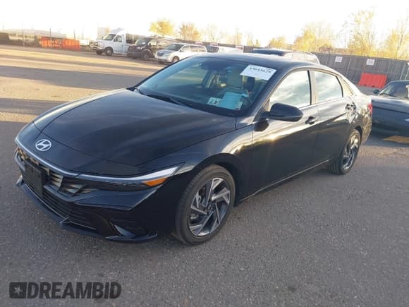 ✅ 2025 Hyundai Elantra Limited • VIN: KMHLP4DG1SU027738 • Lot: 43643629. Wystawiony na IAAI z przebiegiem 9 854 mil. Bezpłatny archiwum sprzedaży aukcyjnych z USA i szczegółowy raport historii pojazdu na DreamBid. Zdjęcie 14.