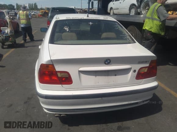 ✅ 1999 BMW 3 Series 328i • VIN: WBAAM5331XFR03936 • Lot: 30771143. Wystawiony na IAAI z przebiegiem 233 689 mil. Bezpłatny archiwum sprzedaży aukcyjnych z USA i szczegółowy raport historii pojazdu na DreamBid. Zdjęcie 6.
