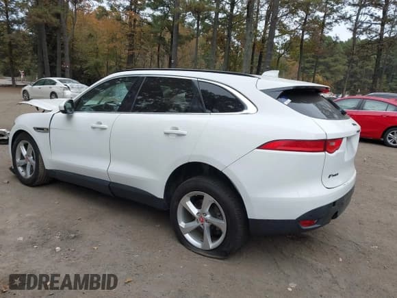 ✅ 2019 Jaguar F-Pace 25t Premium • VIN: SADCJ2FX3KA368653 • Lot: 40724701. Listed on IAAI with 23,554 mi. Free auction sales archive from the USA and detailed vehicle history report at DreamBid. Image 3.