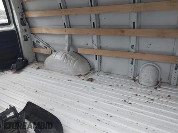 ✅ 2018 Chevrolet Express Cargo • VIN: 1GCWGAFG3J1908664 • Lot: 42523626. Listed on IAAI with 100,034 mi. Free auction sales archive from the USA and detailed vehicle history report at DreamBid. Image 8.