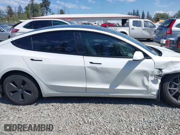 ✅ 2022 Tesla Model 3 Long Range • VIN: 5YJ3E1EB6NF110719 • Lot: 42172421. Wystawiony na IAAI z przebiegiem 44 772 mil. Bezpłatny archiwum sprzedaży aukcyjnych z USA i szczegółowy raport historii pojazdu na DreamBid. Zdjęcie 14.