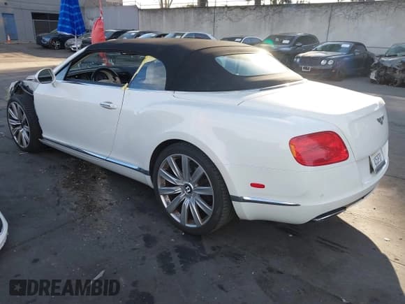 ✅ 2013 Bentley Continental GT • VIN: SCBGR3ZA8DC079426 • Lot: 41688476. Listed on IAAI with 33,576 mi. Free auction sales archive from the USA and detailed vehicle history report at DreamBid. Image 3.