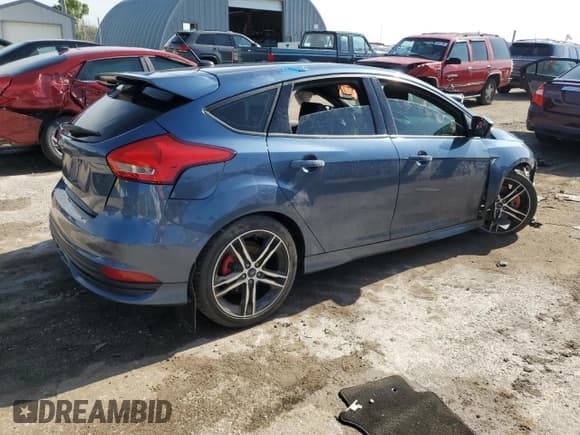 ✅ 2018 Ford Focus ST • VIN: 1FADP3L95JL282540 • Lot: 65827325. Wystawiony na Copart z przebiegiem 73 201 mil. Bezpłatny archiwum sprzedaży aukcyjnych z USA i szczegółowy raport historii pojazdu na DreamBid. Zdjęcie 3.