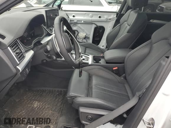 ✅ 2025 Audi Q5 S line Premium Plus • VIN: WA1EAAFY6S2053051 • Лот: 91872425. Опубликован ранее на Copart с пробегом 5 231 миль. Бесплатный доступ к архиву аукционных продаж из США и подробный отчёт об истории автомобиля на DreamBid. Изображение 7.