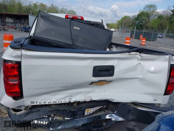 ✅ 2016 Chevrolet Silverado 1500 LT • VIN: 3GCUKREC7GG375859 • Lot: 42151765. Wystawiony na IAAI z przebiegiem 184 627 mil. Bezpłatny archiwum sprzedaży aukcyjnych z USA i szczegółowy raport historii pojazdu na DreamBid. Zdjęcie 16.