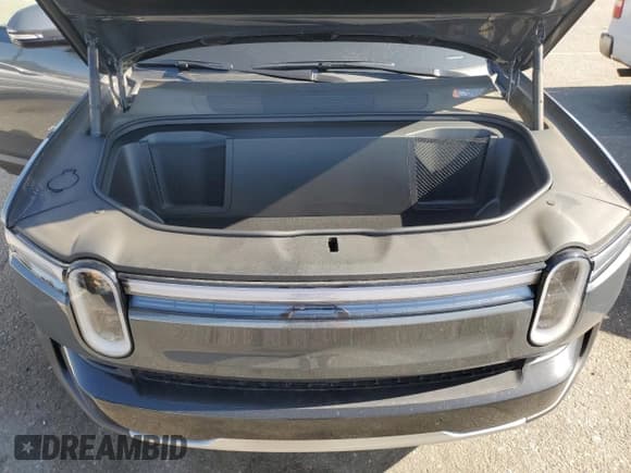 ✅ 2025 Rivian R1S Adventure • VIN: 7PDSGBBA0SN074104 • Lot: 67117375. Wystawiony na Copart z przebiegiem 166 mil. Bezpłatny archiwum sprzedaży aukcyjnych z USA i szczegółowy raport historii pojazdu na DreamBid. Zdjęcie 12.