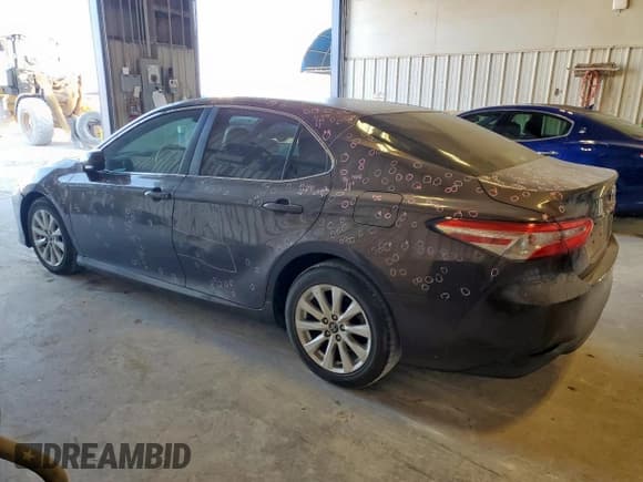 ✅ 2018 Toyota Camry LE • VIN: 4T1B11HK0JU558051 • Lot: 91110045. Wystawiony na Copart z przebiegiem 71 128 mil. Bezpłatny archiwum sprzedaży aukcyjnych z USA i szczegółowy raport historii pojazdu na DreamBid. Zdjęcie 2.