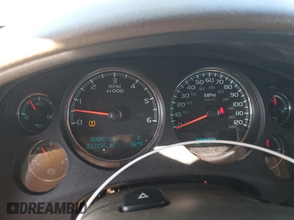 ✅ 2013 Chevrolet Suburban LTZ • VIN: 1GNSCKE01DR378132 • Lot: 71277715. Wystawiony na Copart z przebiegiem 212 395 mil. Bezpłatny archiwum sprzedaży aukcyjnych z USA i szczegółowy raport historii pojazdu na DreamBid. Zdjęcie 9.