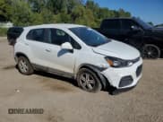 ✅ 2022 Chevrolet Trax LS • VIN: KL7CJNSM5NB514958 • Лот: 81867715. Опубликован ранее на Copart с пробегом 59 404 миль. Бесплатный доступ к архиву аукционных продаж из США и подробный отчёт об истории автомобиля на DreamBid. Изображение 4.