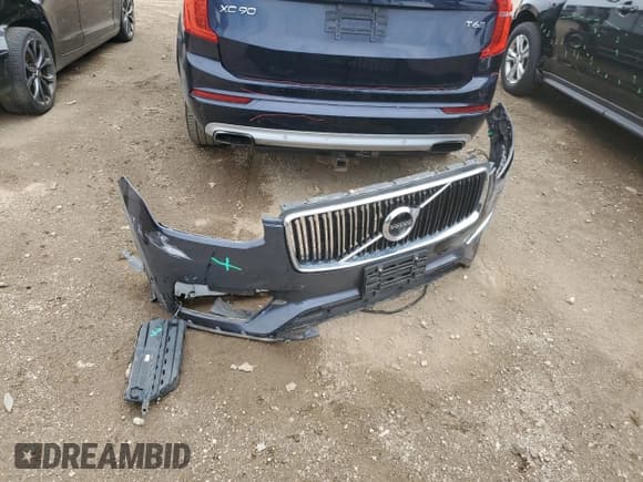 ✅ 2016 Volvo XC90 T6 Momentum • VIN: YV4A22PK5G1024779 • Лот: 80355635. Опубликован ранее на Copart с пробегом 97 821 миль. Бесплатный доступ к архиву аукционных продаж из США и подробный отчёт об истории автомобиля на DreamBid. Изображение 12.