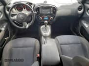 ✅ 2015 Nissan Juke SV • VIN: JN8AF5MR5FT513345 • Lot: 94566145. Wystawiony na Copart z przebiegiem 127 448 mil. Bezpłatny archiwum sprzedaży aukcyjnych z USA i szczegółowy raport historii pojazdu na DreamBid. Zdjęcie 8.