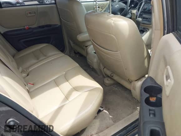 2002 Toyota Highlander с VIN JTEGF21AX20039984, выставлен на аукционе IAAI как лот 42514204 с пробегом 261 631 миль миль и . История ставок и продаж доступна на DreamBid. Изображение 8.