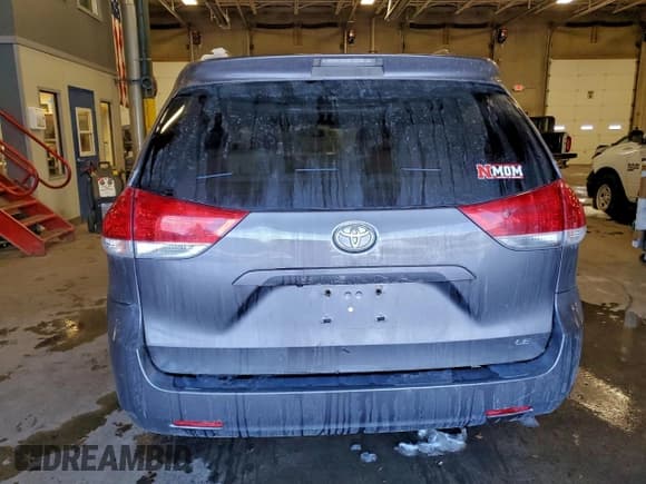 ✅ 2014 Toyota Sienna LE • VIN: 5TDKK3DC9ES434026 • Лот: 96868205. Опубликован ранее на Copart с пробегом 265 276 миль. Бесплатный доступ к архиву аукционных продаж из США и подробный отчёт об истории автомобиля на DreamBid. Изображение 6.