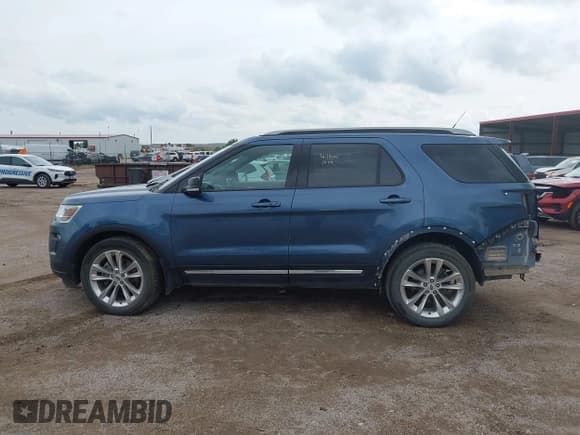✅ 2018 Ford Explorer XLT • VIN: 1FM5K8D89JGC41347 • Lot: 43194772. Wystawiony na IAAI z przebiegiem 91 133 mil. Bezpłatny archiwum sprzedaży aukcyjnych z USA i szczegółowy raport historii pojazdu na DreamBid. Zdjęcie 14.