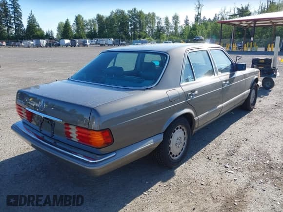 ✅ 1989 Mercedes-Benz 300 SE • VIN: WDBCA24DXKA437857 • Lot: 42343496. Listed on IAAI with 152,134 mi. Free auction sales archive from the USA and detailed vehicle history report at DreamBid. Image 4.