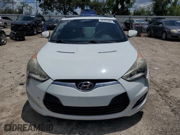 ✅ 2013 Hyundai Veloster w/Gray Int • VIN: KMHTC6AD5DU171622 • Lot: 59761464. Wystawiony na Copart z przebiegiem 85 424 mil. Bezpłatny archiwum sprzedaży aukcyjnych z USA i szczegółowy raport historii pojazdu na DreamBid. Zdjęcie 5.