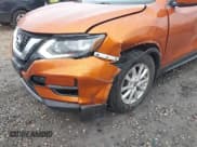 ✅ 2017 Nissan Rogue SL • VIN: 5N1AT2MV5HC741988 • Lot: 43794637. Wystawiony na IAAI z przebiegiem 141 965 mil. Bezpłatny archiwum sprzedaży aukcyjnych z USA i szczegółowy raport historii pojazdu na DreamBid. Zdjęcie 6.