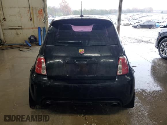 ✅ 2013 FIAT 500 Abarth • VIN: 3C3CFFFH9DT664970 • Лот: 84059114. Опубликован ранее на Copart с пробегом 121 312 миль. Бесплатный доступ к архиву аукционных продаж из США и подробный отчёт об истории автомобиля на DreamBid. Изображение 6.