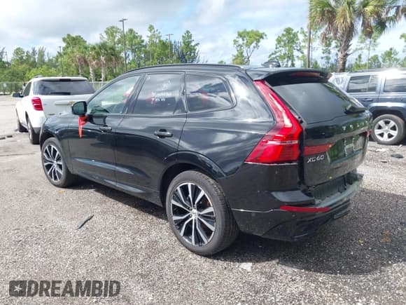 ✅ 2025 Volvo XC60 Plus • VIN: YV4M12RC4S1140778 • Lot: 43199800. Listed on IAAI with 13,895 mi. Free auction sales archive from the USA and detailed vehicle history report at DreamBid. Image 3.