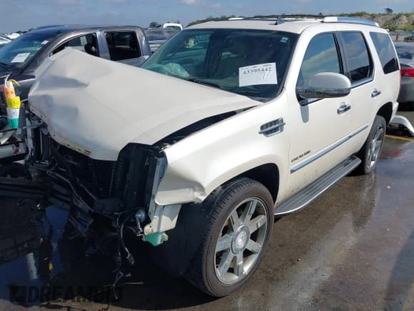 ✅ 2010 Cadillac Escalade • VIN: 1GYUKAEF8AR112194 • Lot: 43395442. Wystawiony na IAAI z przebiegiem 205 316 mil. Bezpłatny archiwum sprzedaży aukcyjnych z USA i szczegółowy raport historii pojazdu na DreamBid. Zdjęcie 18.